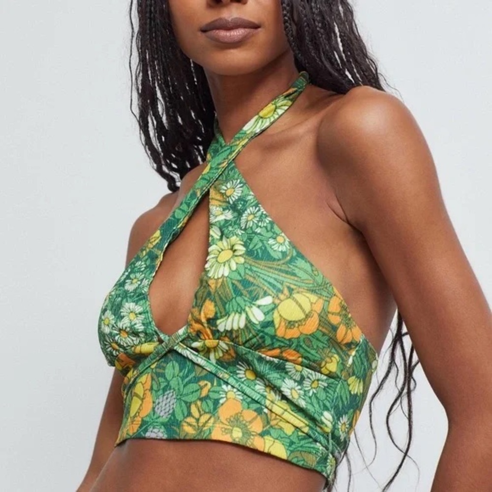 Urban Outfitters Halter Top 💚🌼🌸